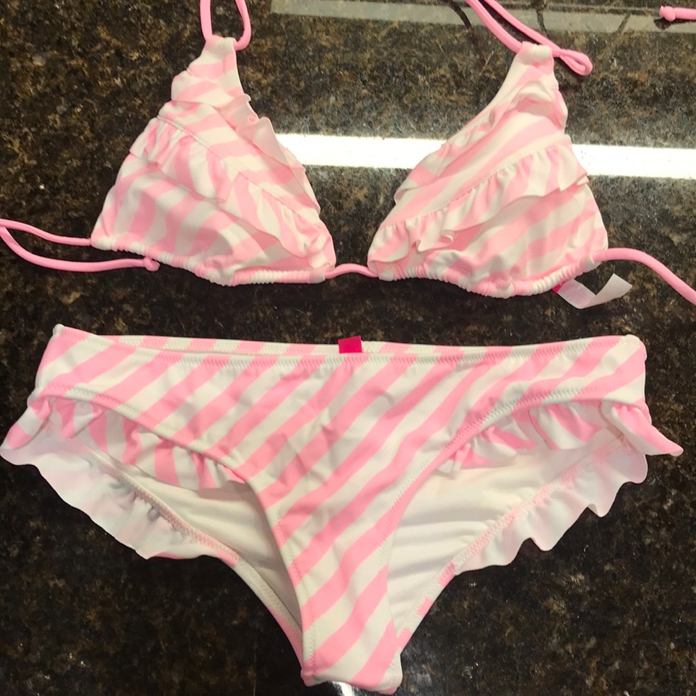 Victoria’s Secret ruffle boy short bikini